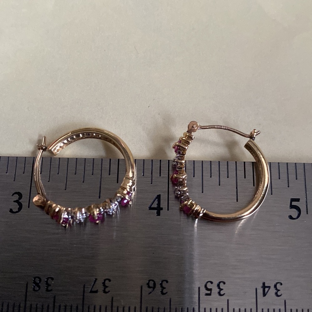 Solid 10K Gold 2~Natural clear gem & 3~red gemstones. Hoop Earrings. Great cond! - Picture 9 of 9